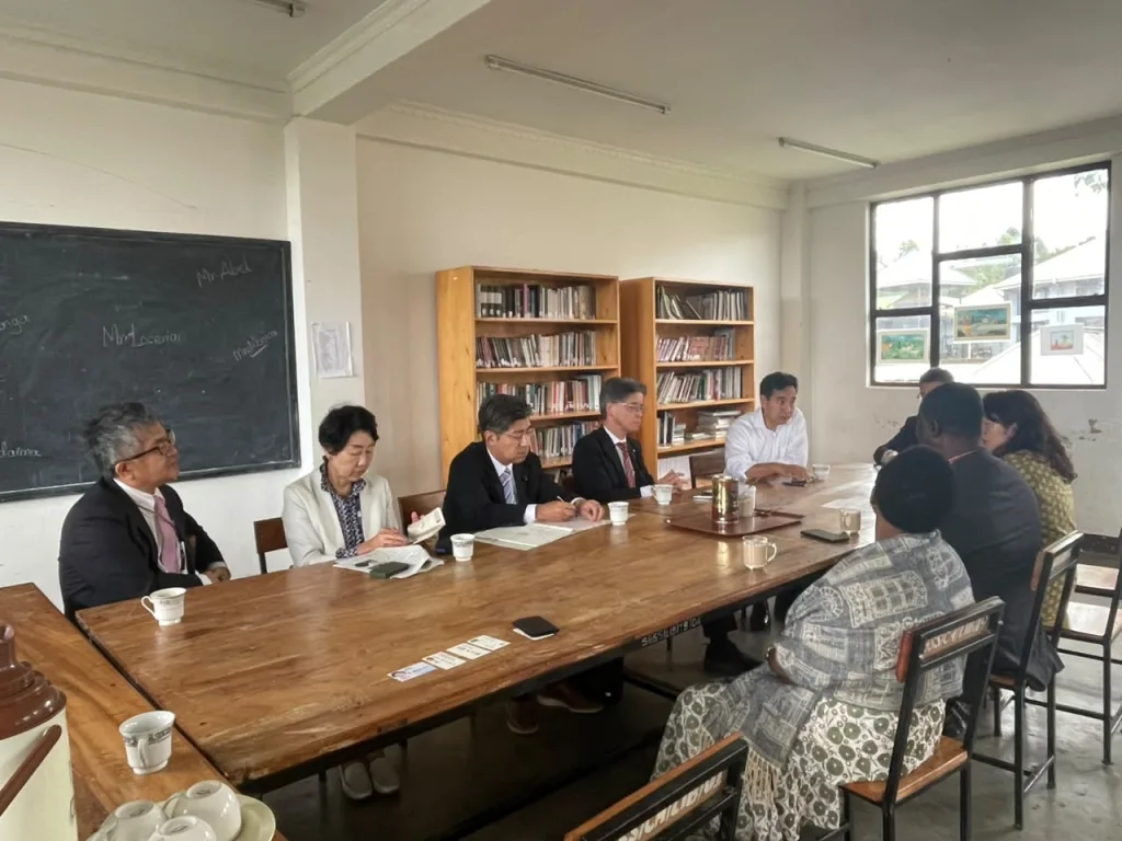 Sakura Girls Secondary School representatives briefing members of Japan’s National Diet.